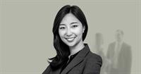 Adrienne J. Jang - Associate - Headshot