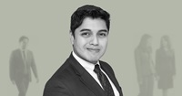 Victor Flores - Associate - Headshot
